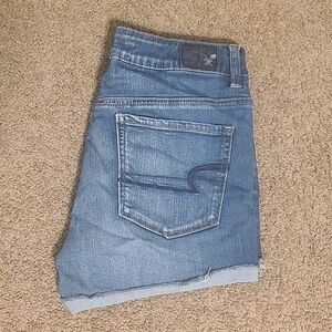 Womens American Eagle shorts, size 8.